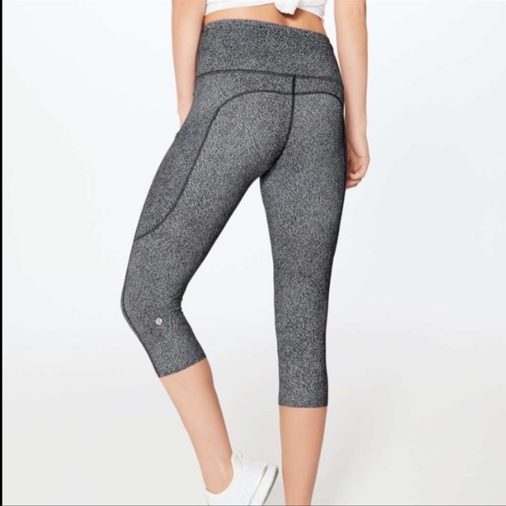 Lululemon Fast and Free Crop Leggings. Size 6